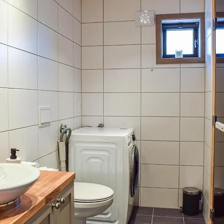Stunning In W/ Sauna And 3 Bedrooms *
